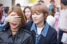 Jeongyeon covering Chaeyoung's eyes