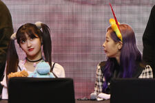 Yes Or Yes Yeouido Fansign DahMo 5