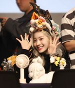 Dahyun Feel Special Fansign 191204 1