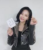 Jeongyeon Naver 191225 2