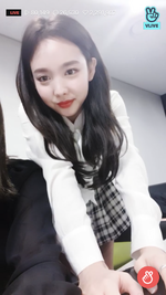 VLive 181125 2Yeon 8