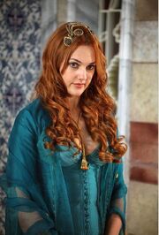 Meryem-Uzerli-turkish-actors-and-actresses-30654405-468-691