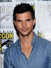 Taylor-Lautner-at-San-Diego-Comic-con-2012-taylor-lautner-31463555-301-400