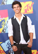 Taylor lautner mtv movie awards 8