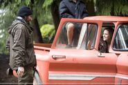 New-Moon-Behind-the-Scenes-Stills-edward-and-bella-9121191-2560-1703