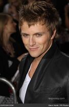 Charlie-bewley-twilight-saga-new-moon-los-y6bZqu