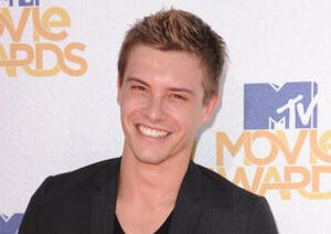 Xavier Samuel 2