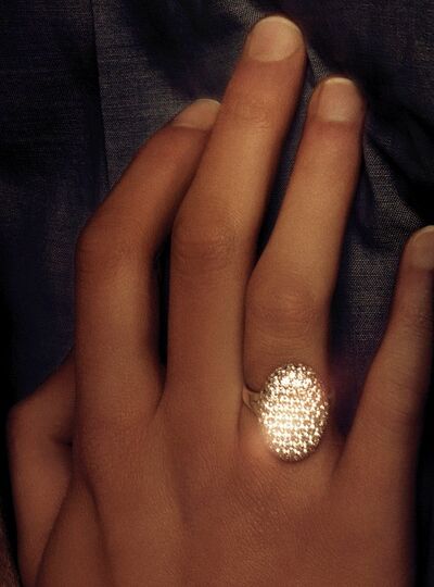 Bella's engagement ring twilight top