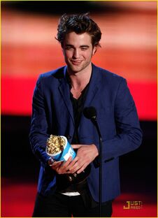 Robert-pattinson-mtv-movie-awards-06