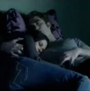 Kristen-stewart-robert-pattinson-in-bed-eclipse-clip-photos-1-