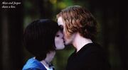 Eclipse-Movie-Companion-HQ-alice-and-jasper-13524493-809-444