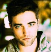 198px-Robert Pattinson 158