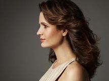 EReas2.jpeg (5 KB) Portrait of Elizabeth Reaser