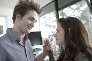 Bella-and-edward-bella-swan-2587944-567-378