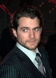 427px-Henry Cavill