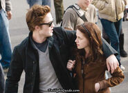 Bella-edward-crowd2