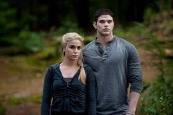 Rosalie and Emmett in .