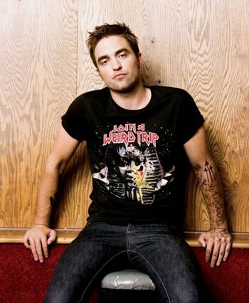 Robert-pattinson-blackbook-0912- (9)