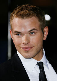 Kellan Lutz 3