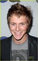 Charlie-Bewley-twilight-series-10024503-772-1222