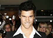 Taylor-lautner-moon-job