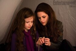 Renesmee's locket