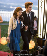 Bella-edward-prom-walk