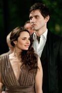 212px-Breaking-dawn-stills-05022011-0m9