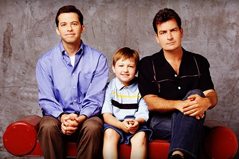 Two and a half men Wiki