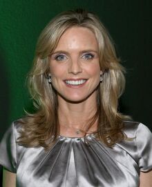 740full-courtney-thorne--smith.jpg