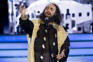 Joanna-liszowska-jako-demis-roussos-w-twoja-twarz-brzmi-znajomo-2-198496-GALLERY BIG