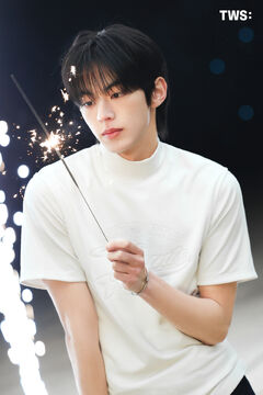 TWS BIRTHDAY WITH US DOHOON BOX　ドフン　バパケ BUNJANG] Tws Dohoon Birthday Box / 투어스 도훈 생일박스