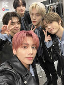 [2022.10.15] #1 ❤️KCON 2022 JAPAN DAY2 SELFIE💙 @TXT_bighit の写真を見たんで ご飯を食べなくても寝てなくても ビタミンを飲まなくても息を吸わなくても…生きられる💪🥹 #KCON #KCONJAPAN #KCON2022JAPAN