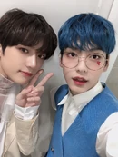 [2020.10.31] #4 아 그리고 오늘 아콩 엠씨가 진행한 지 100일 되는 날이래요! 뮤뱅에서 떡도 받았어요 ㅎㅎㅎㅎ 저 평생 엠씨 시켜주면 안 되나여 ㅜㅜ?????? 기쁜 날인만큼 오랜만에 범규랑 같이 찍은 셀카도 함께 ㅎㅎ...! #TOMORROW_X_TOGETHER #TXT_수빈 #TXT_SOOBIN