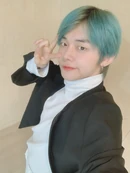 [2020.01.11] #1 오늘은 제가 세상에 공개된 지 1년 된 날이에요그때 느낌으로 사진을 찍어 봤어요ㅎㅎ정확히 제가 공개된 작년부터 지금까지 변함없이 절 사랑해 주신 모아 분들 진심으로 감사하고 사랑합니다❤️ #연준 #YEONJUN