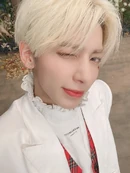 [2020.12.21] #1 모아~~~ CDTV무대 보셨나요?? 무대랑 의상 너무 예쁘죠ㅎㅎ 하얗고 빨갛고 꼭 크리스마스 같았어요🤍❤💛❤🤍 #TXT_TAEHYUN #TXT_태현