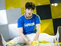 "Crown" (#1) (Inkigayo) (March 10, 2019)