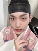 [2020.09.25] #1 MC 수빈입니다! 오랜만에 한복을 입은 제 모습을 보여드렸는데요~ 잘 어울렸나요 ㅎㅎ 아쉽게도 다음주에는 뮤뱅에서 인사드리지 못하지만 ㅜㅜ 다다음주 뮤뱅에서도 새로운 모습으로 만나요! #TOMORROW_X_TOGETHER #수빈 #SOOBIN