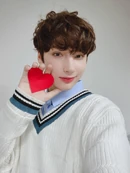 [2020.11.17] #3 저도 모아분들이랑 멤버들이 알려줘서 뒤늦게 알았네요 ㅠㅠ 빌보드 입성이라니 정말로 영광입니다... 이런 자리를 마련해준 우리 모아분들 고마워용!!! 앞으로도 저희 새로운 모습 많이 보여드리도록 하겠습니다 Thank you for your support♡ #TXTonBillboard200 #TXT_HUENINGKAI #TXT_휴닝카이