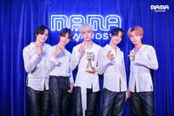 [2022.11.29] #1 [#2022MAMA_Moment] WORLDWIDE FANS' CHOICE #txt Big congrats on winning for 'WORLDWIDE FANS' CHOICE' at 2022 MAMA AWARDS!🏆 @TXT_bighit 👏👏 World’s No.1 K-POP Awards 2022 MAMA AWARDS #2022MAMA #MAMAAWARDS #2022MAMAAWARDS