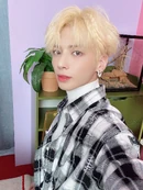 [2020.09.29] #1 모자 안 쓴 금발 셀카 첫 게시합니다 앞으로 금발 태현이도 많이 기대해주세용 #태현 #Taehyun