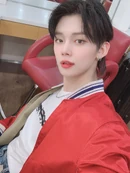 [2020.09.18] #1 저도 너무 오랜만에 보는 흑발 연준입니다ㅋㅋㅋ 오늘 아이랜드 촬영 재미있었고 엔하이픈 분들 데뷔 너무 축하드려요~ 엔하이픈 분들께 많은 관심과 사랑 부탁드립니다~! #엔하이픈 #연준 #YEONJUN