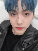 [2020.10.16] #1 MC 수빈입니다! 약간 불량스러운 컨셉이 내가 어울릴까? 걱정했지만 생각보다 어울려서 ㅎㅎ 많이 신났어요 저번주에는 너무 바빠서 셀카를 찍을 시간이 없어 사진을 못 올렸잖아요! 오늘은 비교적 조금 여유가 있어 많이 찍어 왔습니다 #TOMORROW_X_TOGETHER #수빈 #SOOBIN