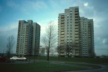 Drake House with Vernon House behind and Bridgeman House to the left, 1984. Source- Tower Block Edinburgh University.