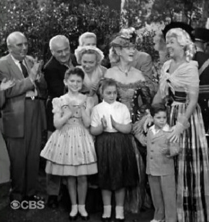 The Ricardos Dedicate A Statue Ultimate I Love Lucy Wiki Fandom