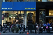 Launch events, such as this one at a  store in , were held the night of Halo 3's release.