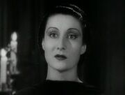 GloriaHolden2DraculasDaughterTrailerScreenshot1936