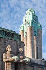 Helsinki Railway station towe&statues