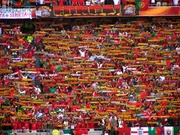 Portugiesische Fans bei der Euro 2004.jpg