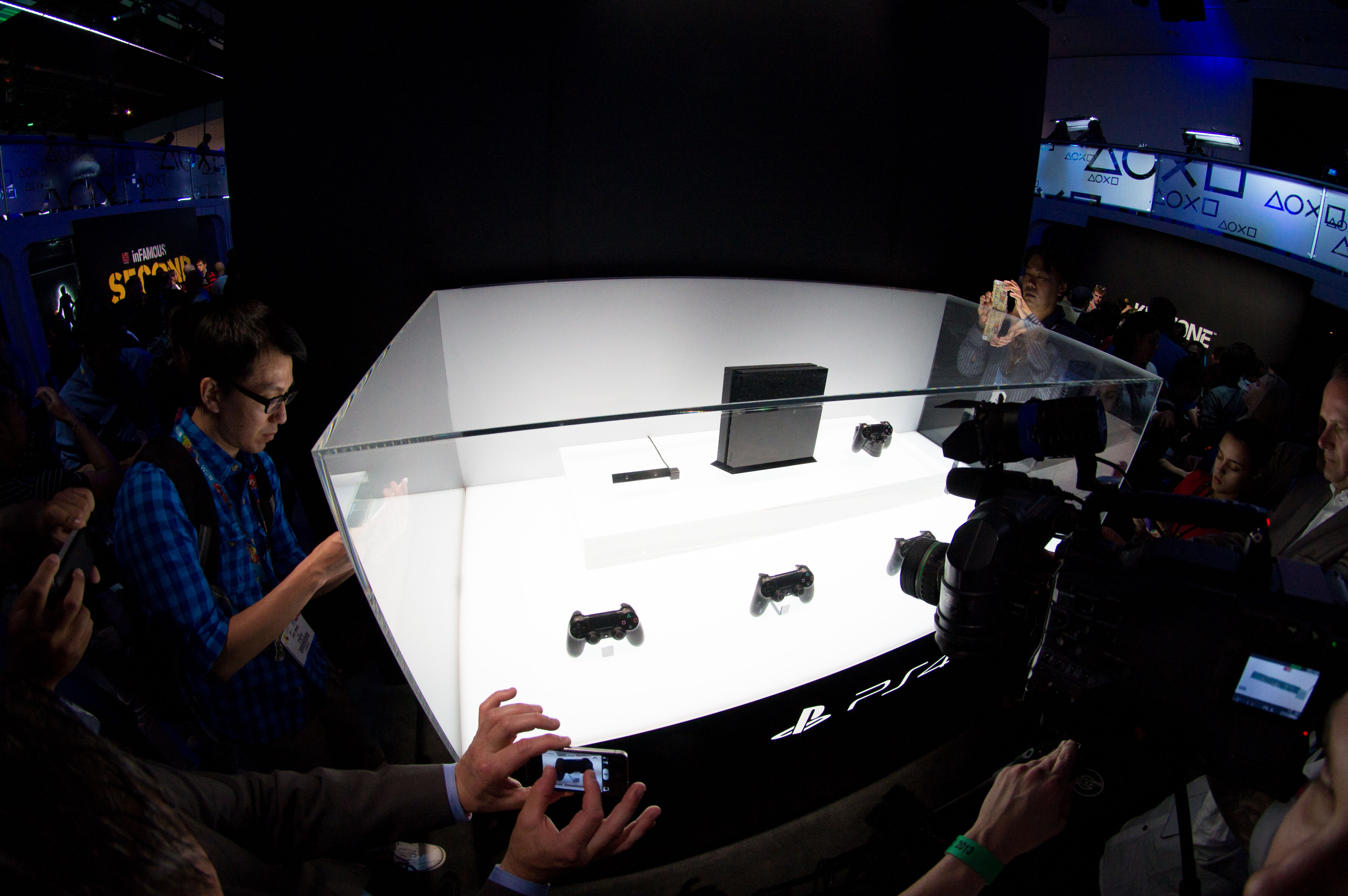 Nielsen: One-third of PlayStation 4 owners switched from Xbox or Wii